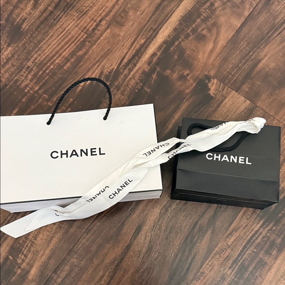 CHANEL Black and White Gift Bags